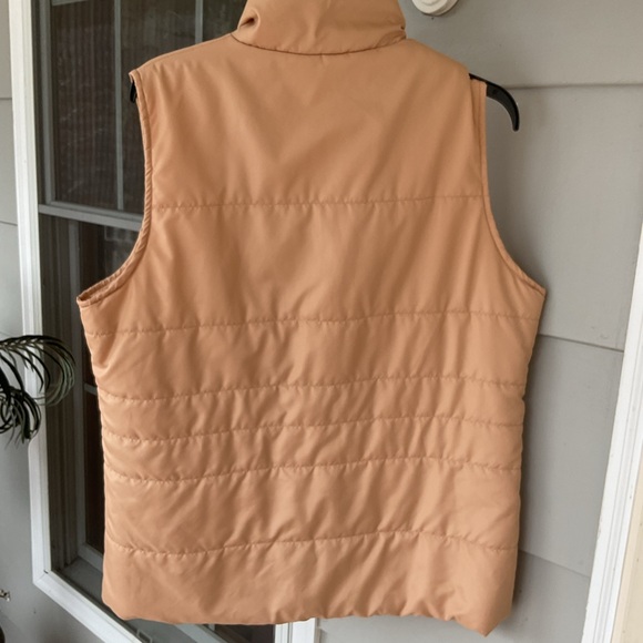 Women’s Kim Rogers tan puffer Vest size Large top zip excellent condition - Picture 6 of 13